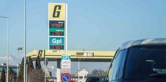 Decreto trasparenza caro carburanti