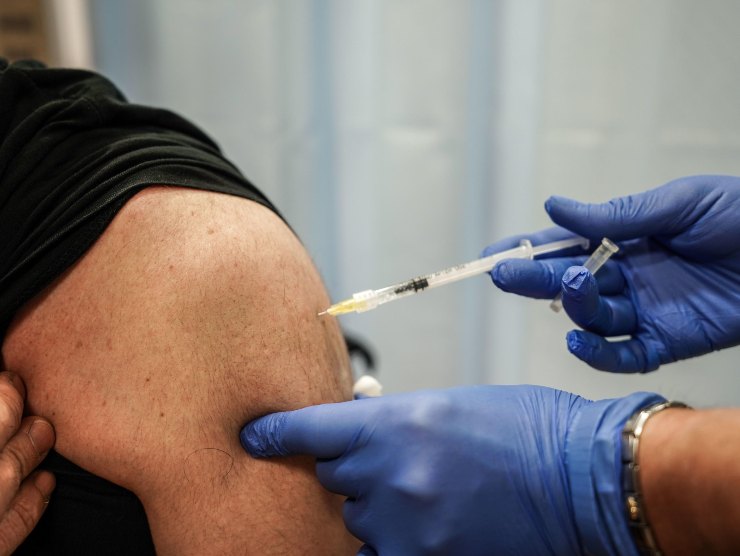 Lo studio sugli effetti del vaccino anti Covid 