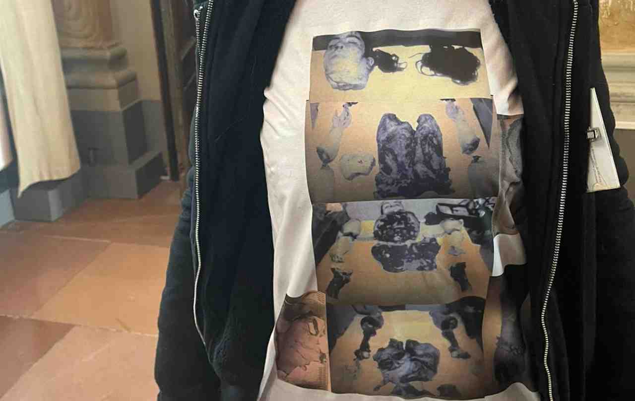Pamela Mastropietro, la maglia indossata in aula dalla madre