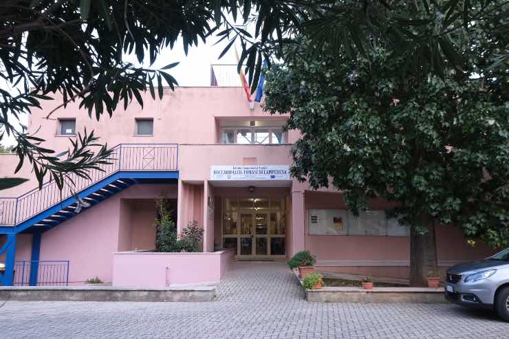 Scuola termosifoni bambina ipotermia freddo