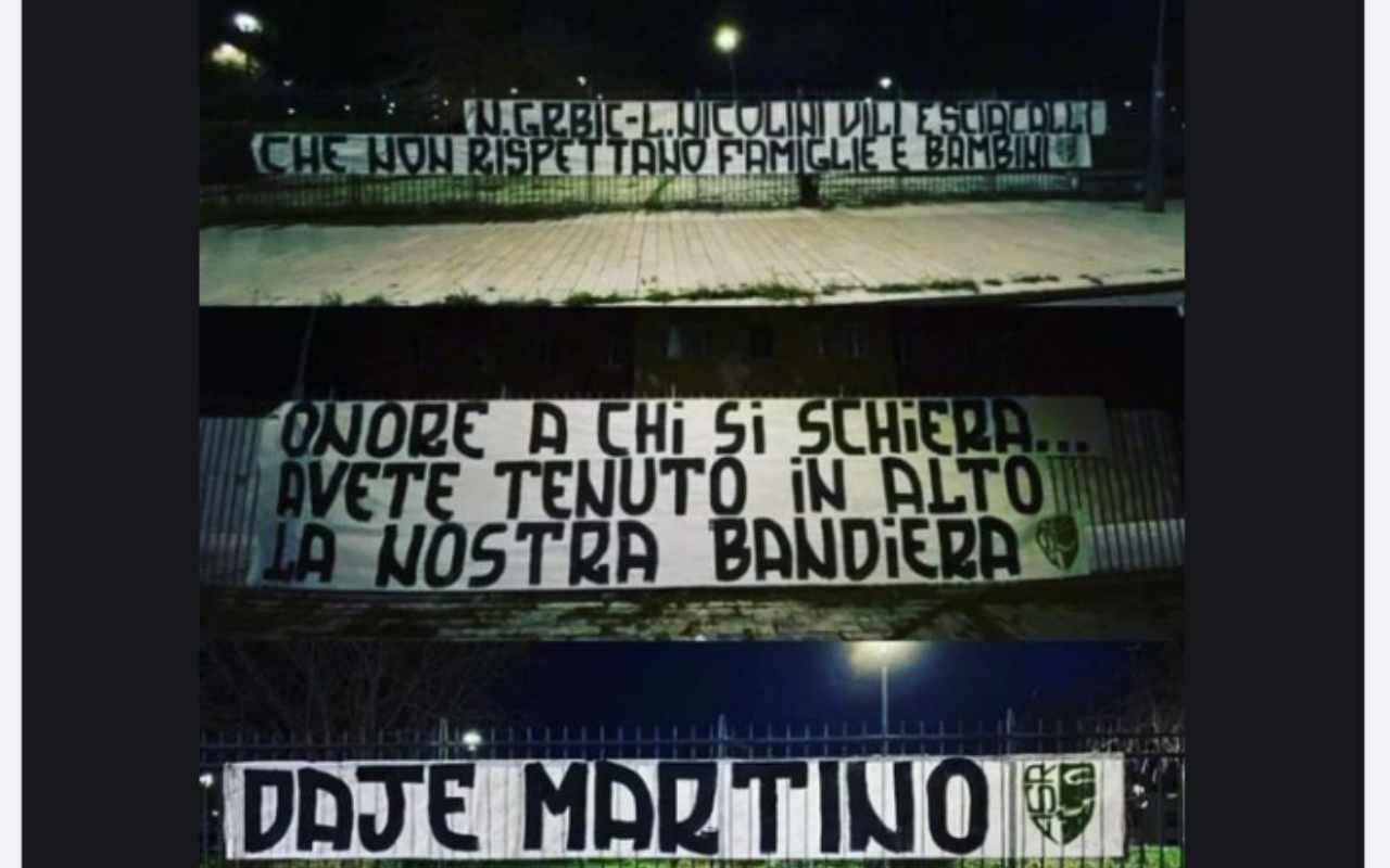 Striscione ultras contro due giornalisti