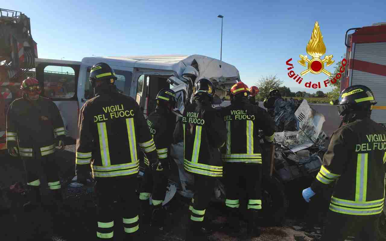 Incidente mortale nel veneziano, due ventenni perdono la vita