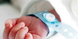 Neonato morto soffocato a Roma, parla la madre