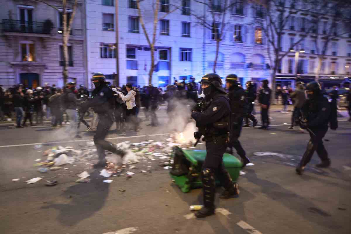 Francia Parigi violenze 