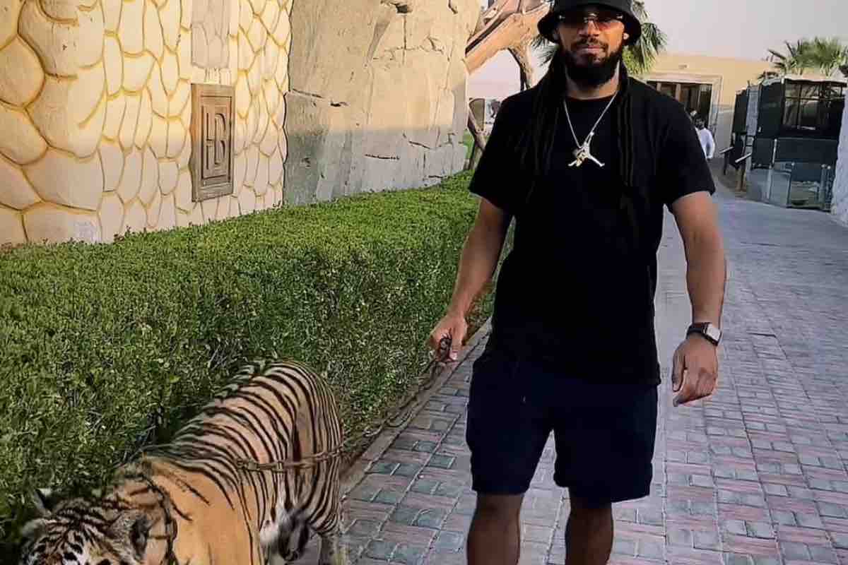 Denayer con una tigre