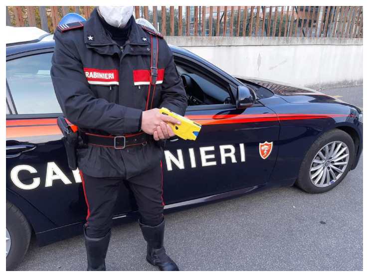 35enne taser carabinieri