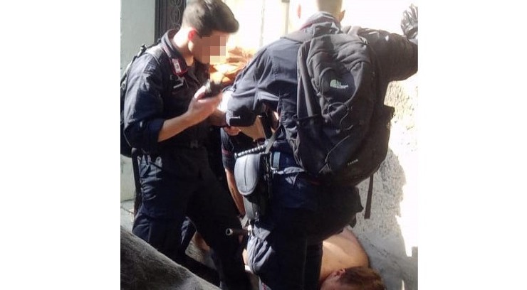 Carabinieri arresto Sacha Chang 