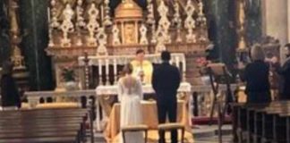 Matrimonio senza invitati Roma foto virale