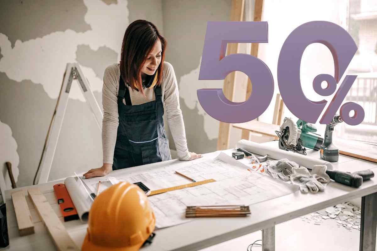 Donna e lavori di ristrutturazione