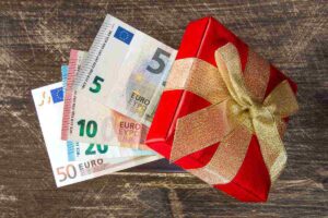 Scatola con euro
