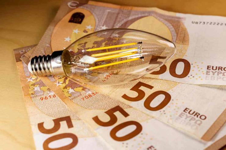 Lampadina e soldi