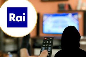 Logo Rai, televisione con telecomando e sagoma donna