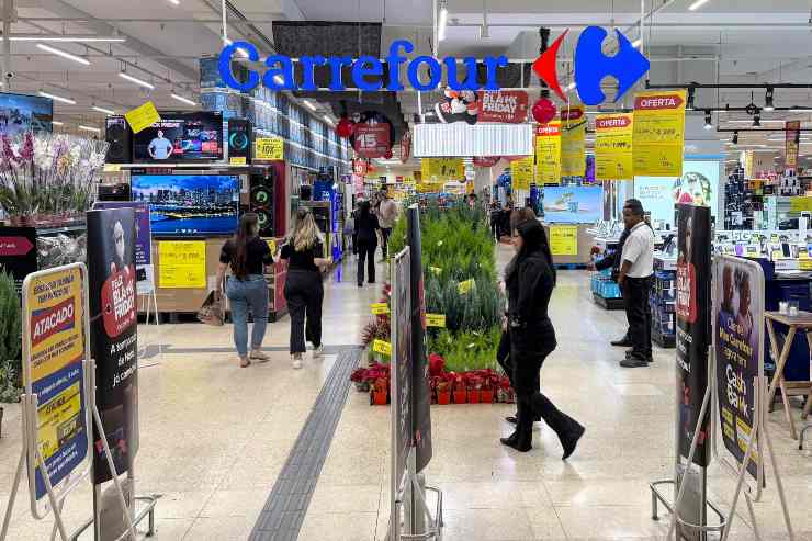 Supermercato Carrefour nel periodo natalizio