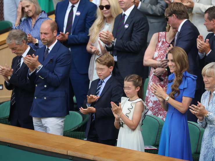 William, Kate, George e Charlotte applaudono Sinner nella royal box