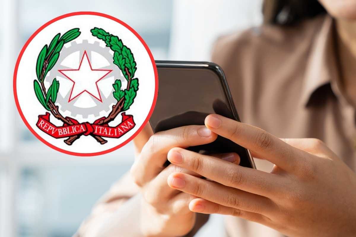 Persona con cellulare, logo Ministero Salute