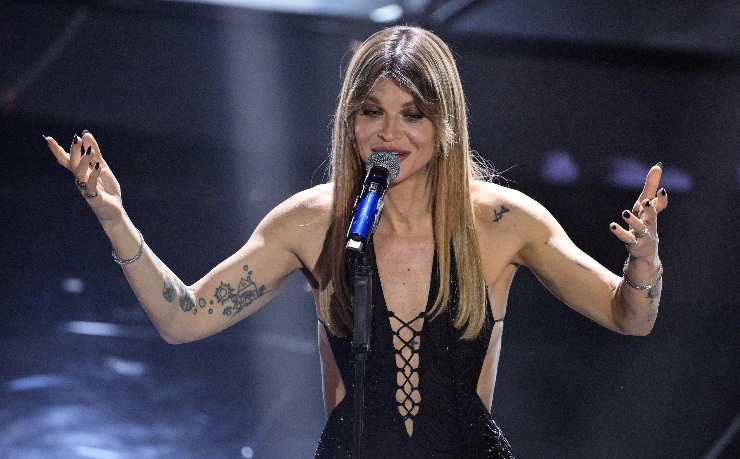 alessandra amoroso canta