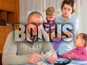 una famiglia e la scritta bonus