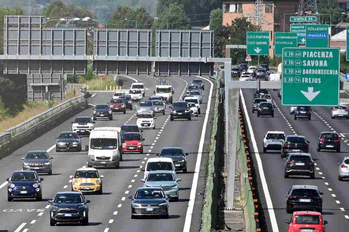 auto in autostrada