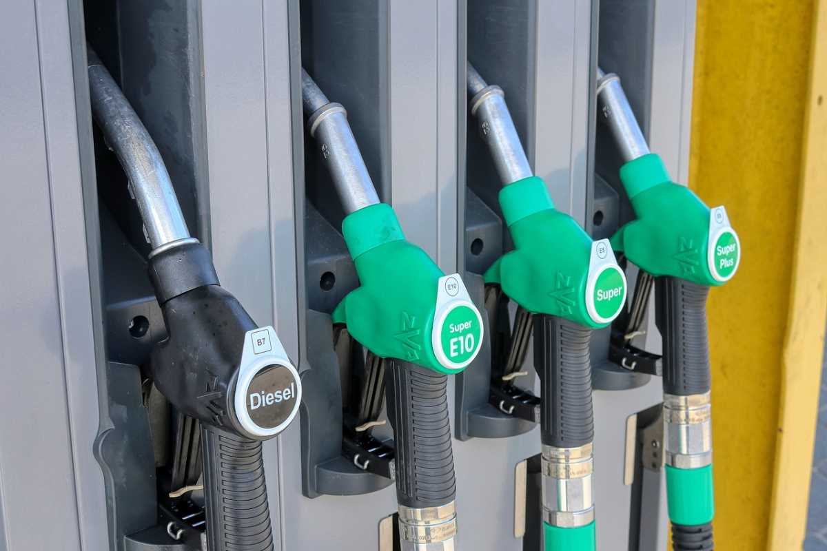 distributore di benzina e diesel