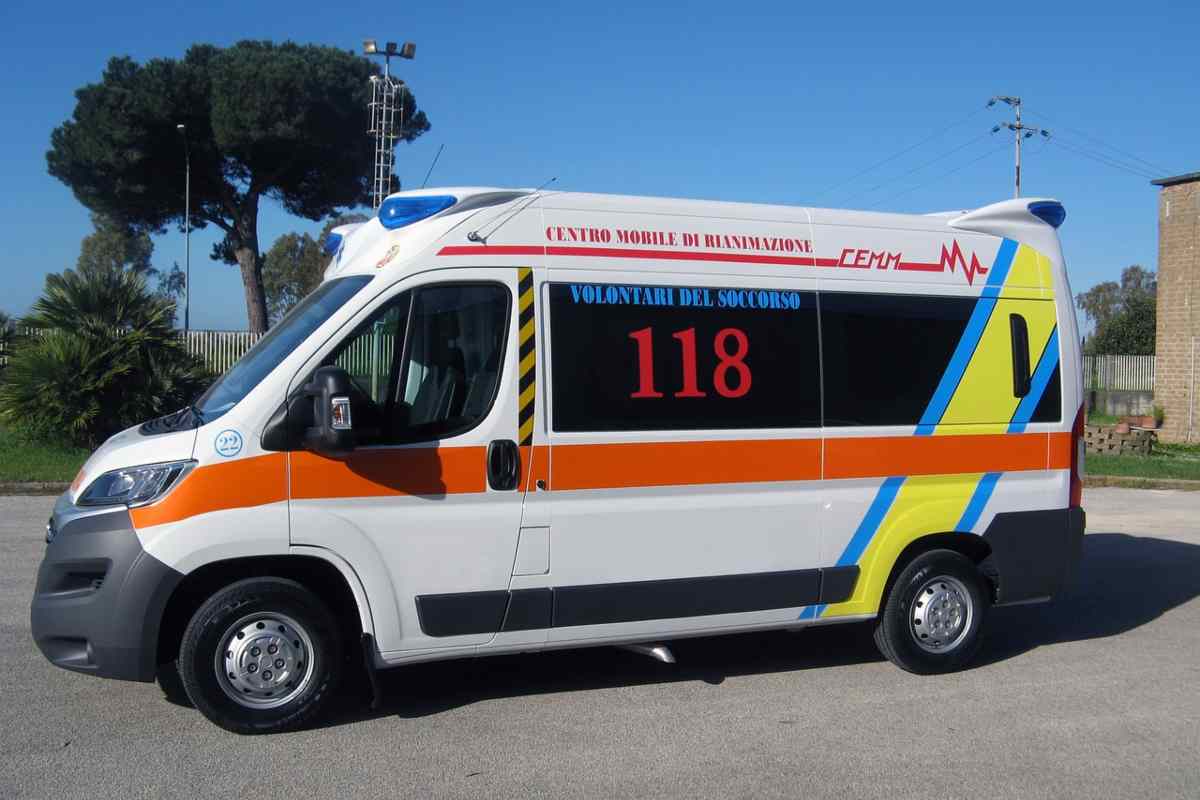 Profilo di un'ambulanza italiana