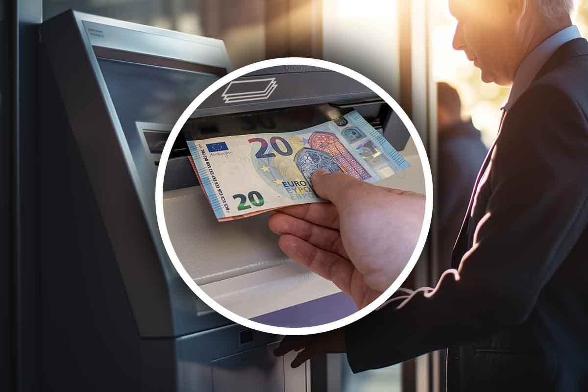 Prelievo al bancomat e banconote