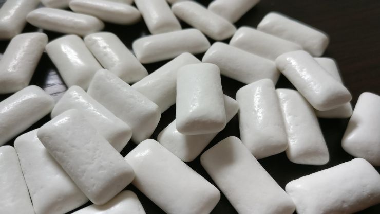 Gomme da masticare su un tavolo