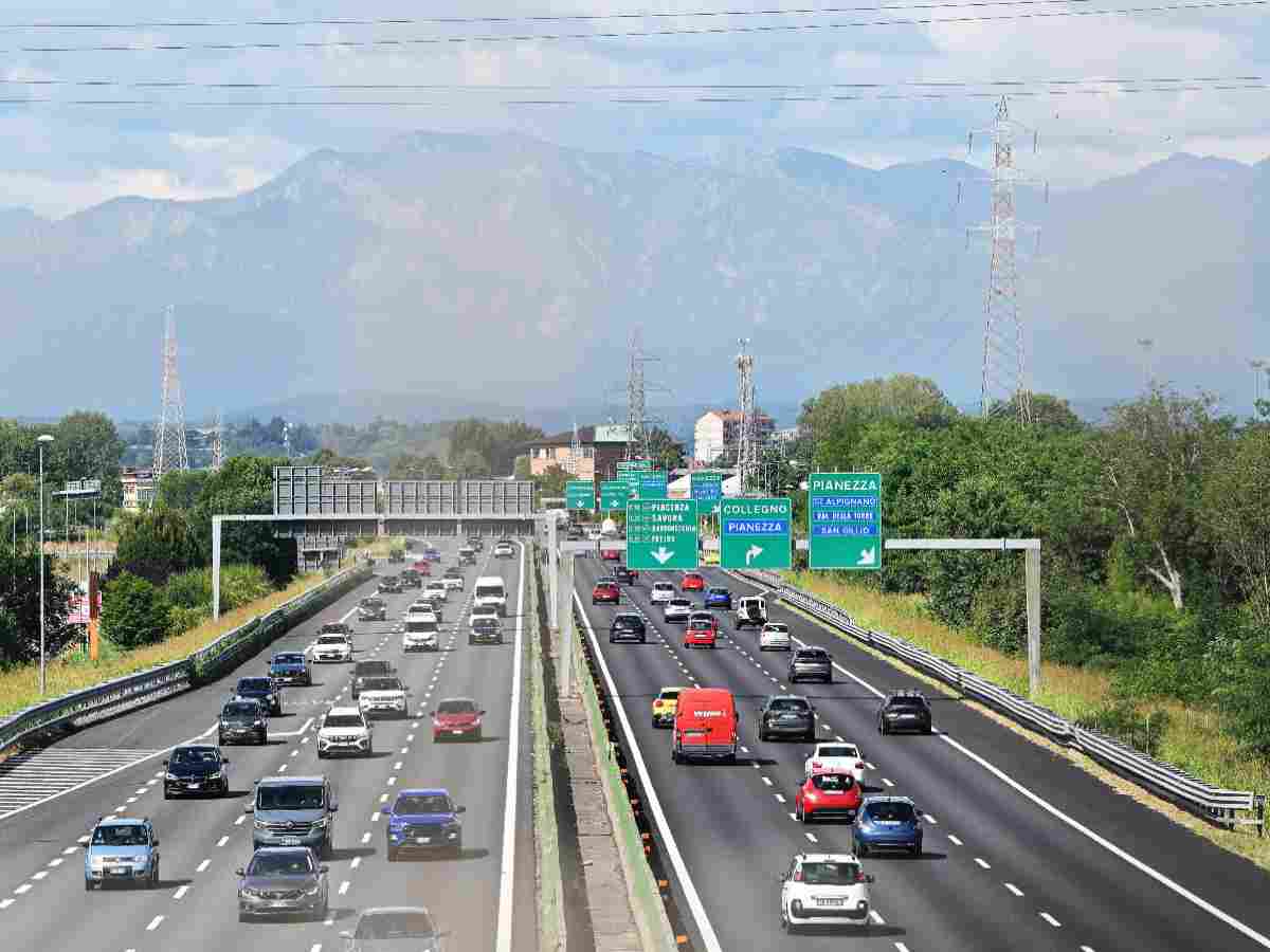 auto in autostrada