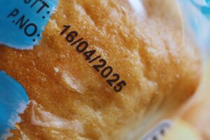 confezione cibo con data stampata