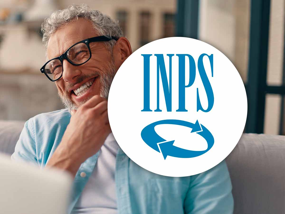 logo dell'INPS con dietro un uomo che sorride