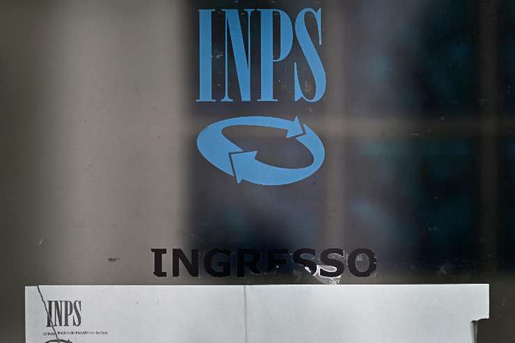porta della sede inps