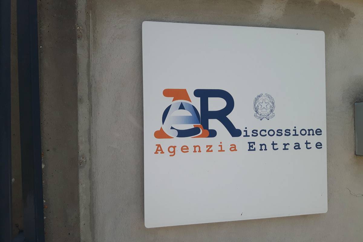 insegna dell'Agenzia delle Entrate