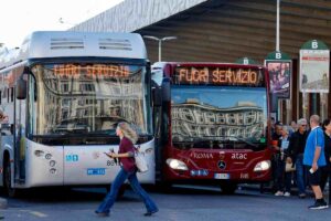 due autobus fuori servizio
