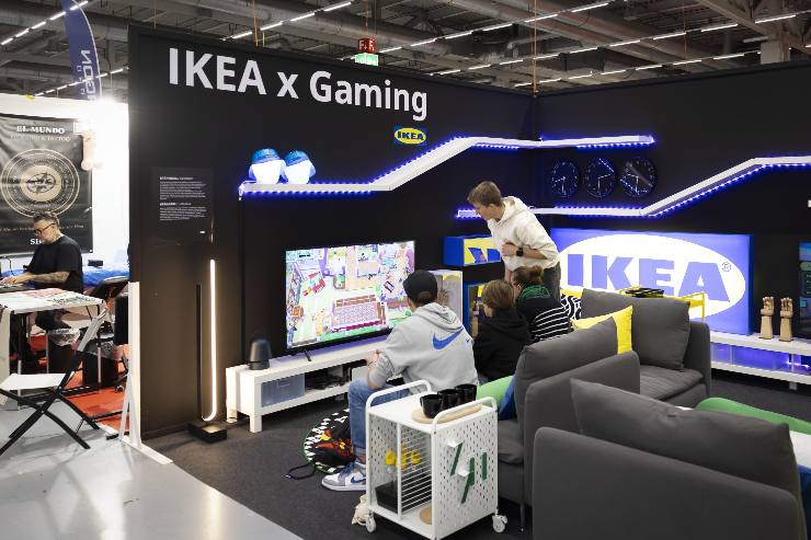clienti in un negozio Ikea