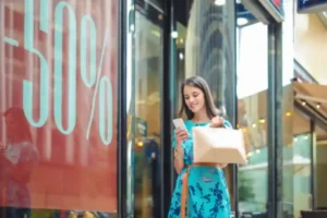 donna in attesa di offerte
